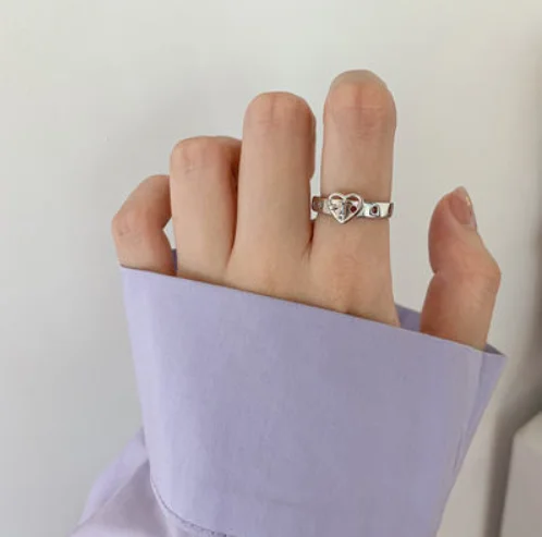 Серебряный кольцо
