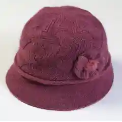 Вишнёвый шляпа вязаная двойная