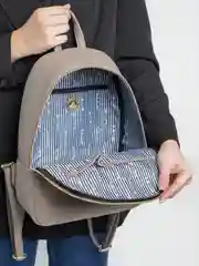 Розовый рюкзак женский