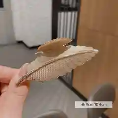 Карамельный крабик для волос