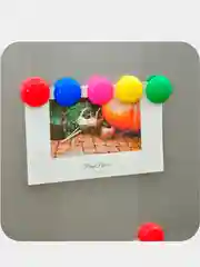 Белый магнитик на холодильник для заметок и фотографий