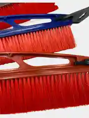 Автомобильная щетка для снега и льда