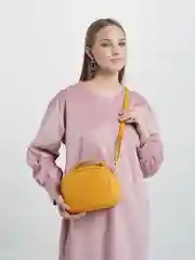 Желтый женская квадратная сумка с ручками, кожаная
