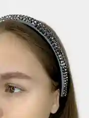 Серый ободок со стразами