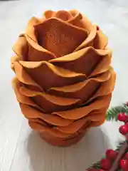 Новогодняя игрушка шишка коробка для конфет для интерьера