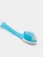 Щетка зубная  детская голубая УМКА
