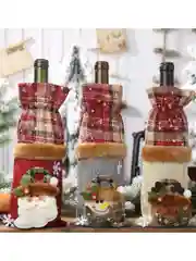 Алый чехол новогодний на бутылку