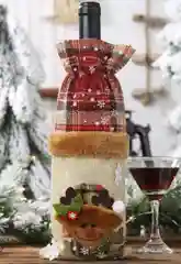 Коричневый чехол новогодний на бутылку