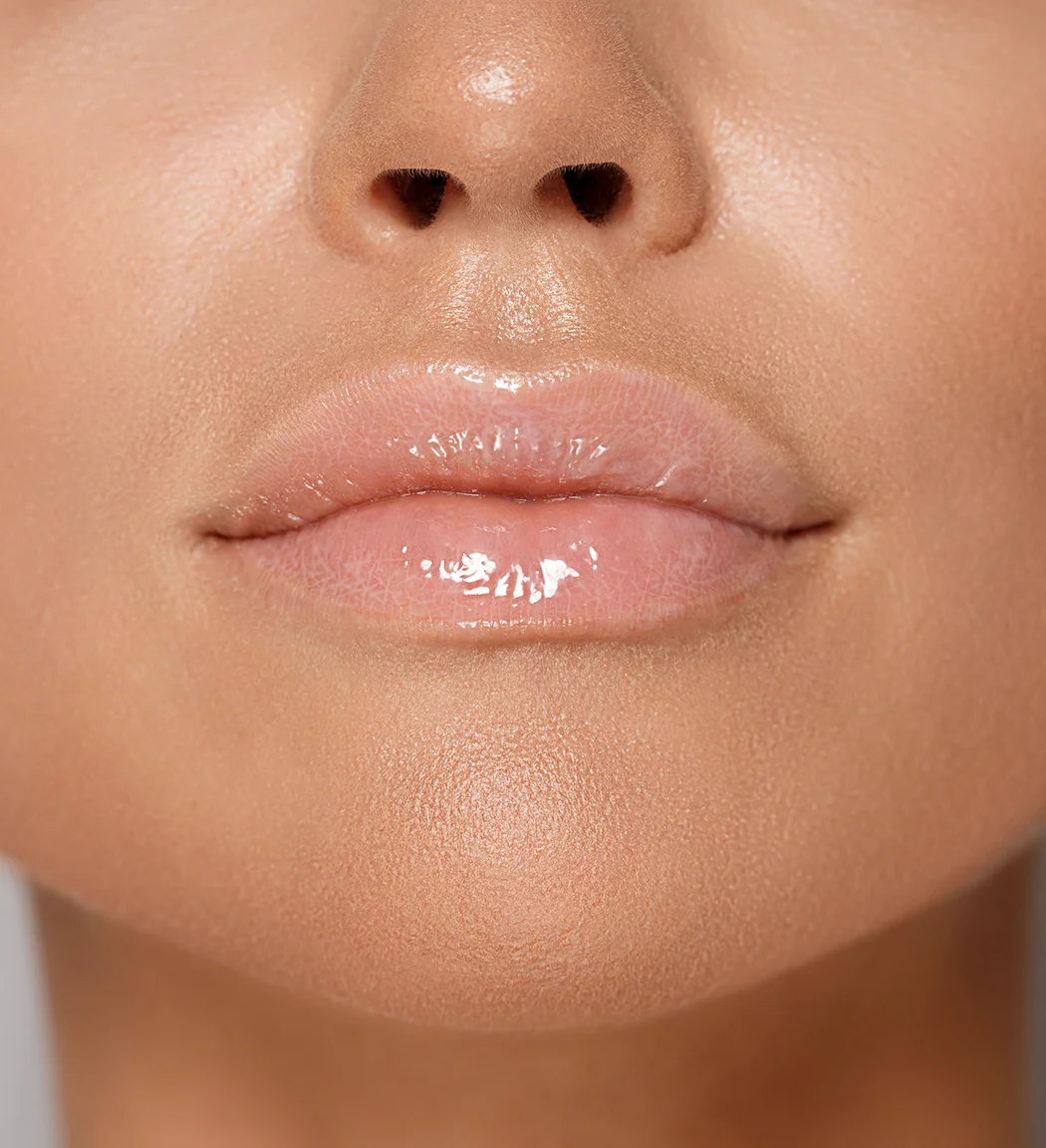 Блеск-плампер для губ LUXVISAGE LIP volumizer hot vanilla тон 302 Milky Pink