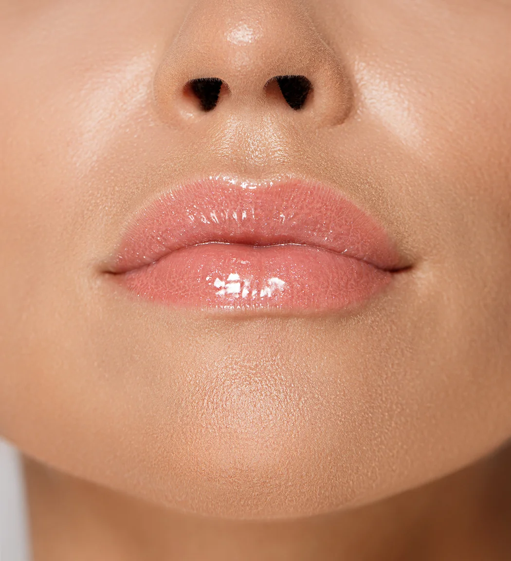 Блеск-плампер для губ LUXVISAGE LIP volumizer hot vanilla тон 304 Caramel