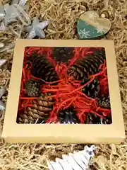 Алый подарочная коробка, бумажный наполнитель