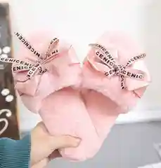 Розовый домашние тапочки