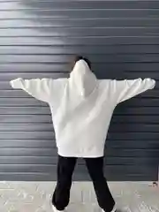 Молочный худи с вышивкой ЯПЕРВЫЙ, оверсайз