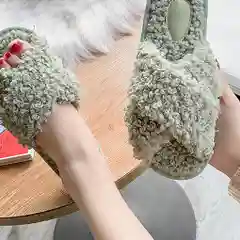Домашние тапочки из натуральной овечьей шерсти