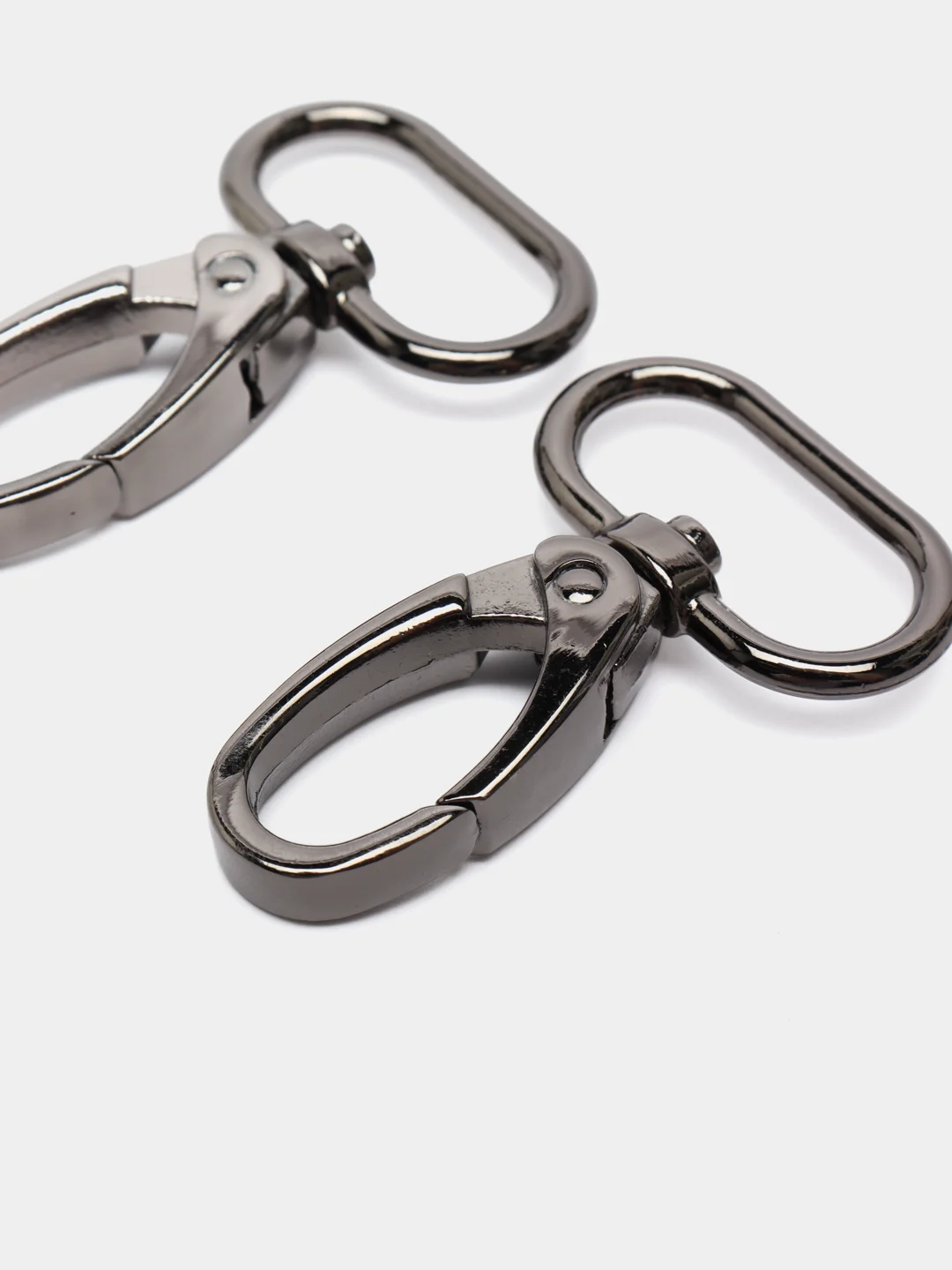 Серебряный карабин металлический для сумки, поворотный шир. 2,5 см. уп. 2 шт