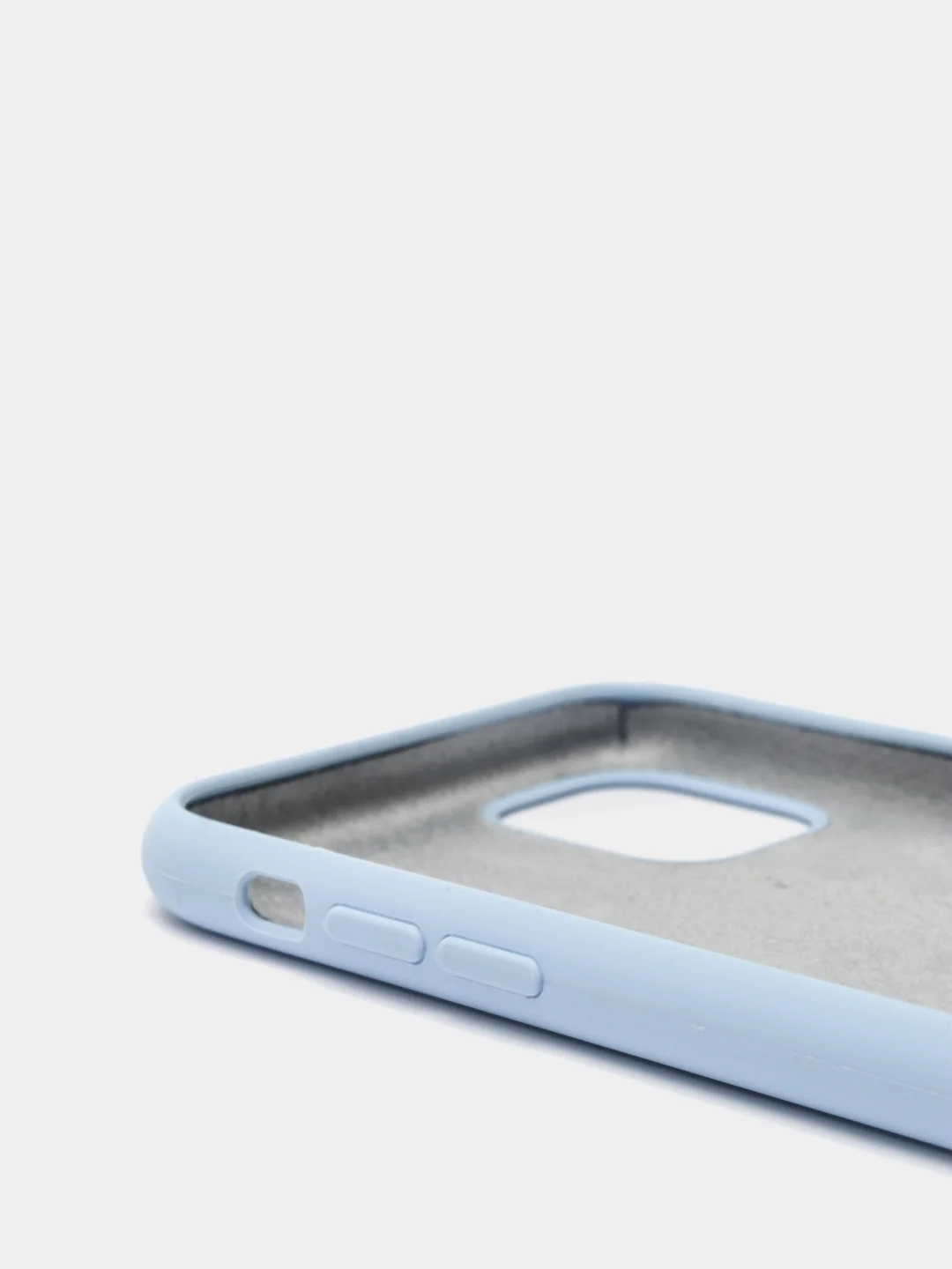 Небесно-голубой силиконовый защитный чехол на iPhone 11