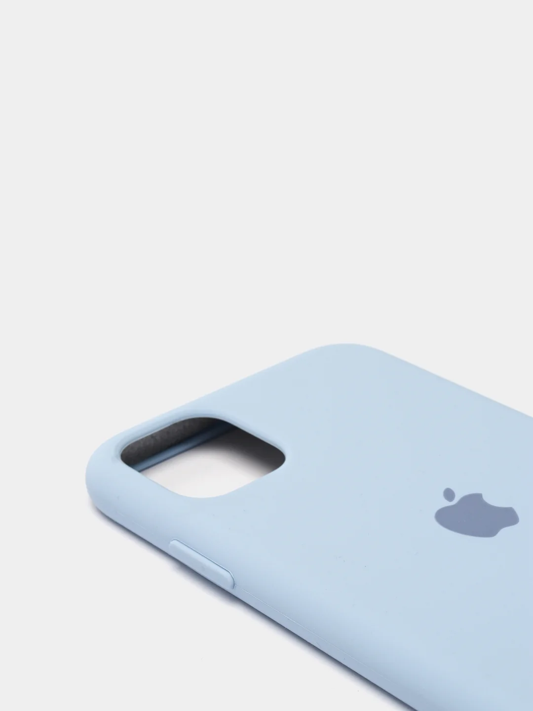 Небесно-голубой силиконовый защитный чехол на iPhone 11