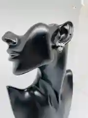 Белый серьги "Совушки"
