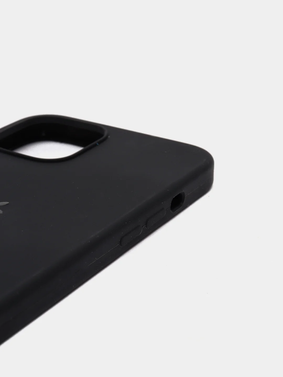 Черный чехол на iPhone 12 Pro Max