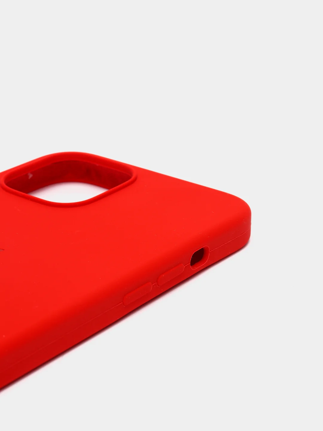 Алый чехол на iPhone 12 Pro Max