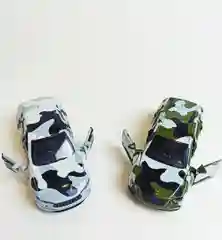 Белый машина металлическая, инерционная