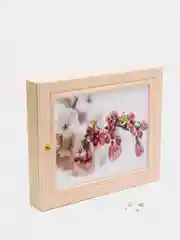 Бежевый ключница настенная