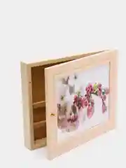 Бежевый ключница настенная