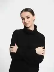 Черный свитер женский