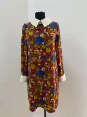Платье с белым воротничком