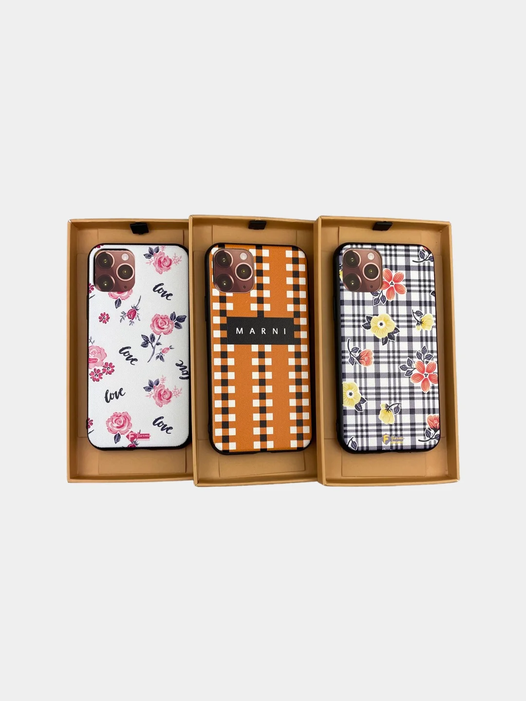 Алый плотный чехол накадка на iPhone 11 Pro