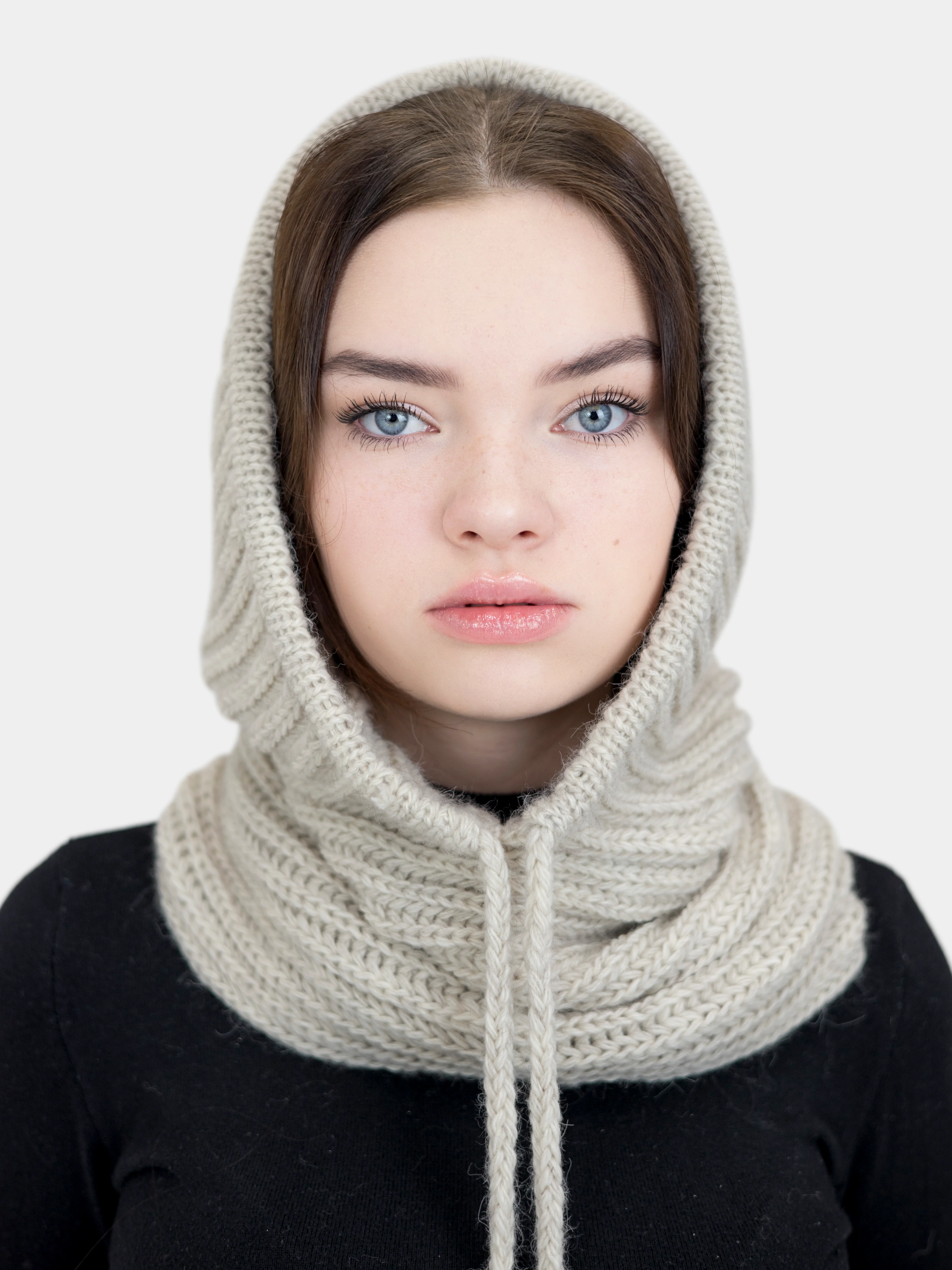 Капор вязанный, осенний, женский