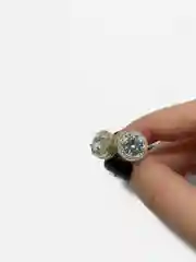 Золотой серьги-гвоздики