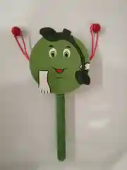 Зеленый игрушечный деревянный барабан