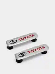 Комплект шильдиков металлических с эмблемой авто "TOYOTA" и 4 винтовыми креплениями (Пара)