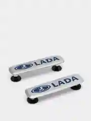 Комплект шильдиков металлических с эмблемой авто "LADA" и  4 винтовыми креплениями (Пара)