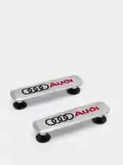 Комплект шильдиков металлических с эмблемой авто "AUDI" и 4 винтовыми креплениями (Пара)