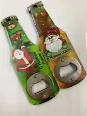 Магнит-открывашка подарочный