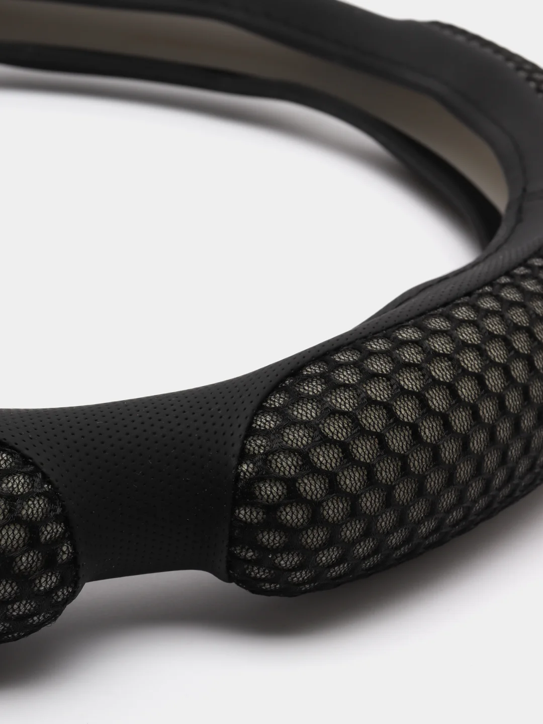 Оплетка на руль (чехол на руль) SKYWAY Sponge snood 6 подушечек M Черная экокожа S01102240
