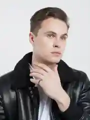 Коралловый кольца с перфорацией