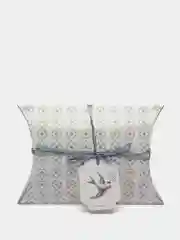 Коробка-подушка/ Коробка-конверт белая с цветами, 2 шт в комплекте