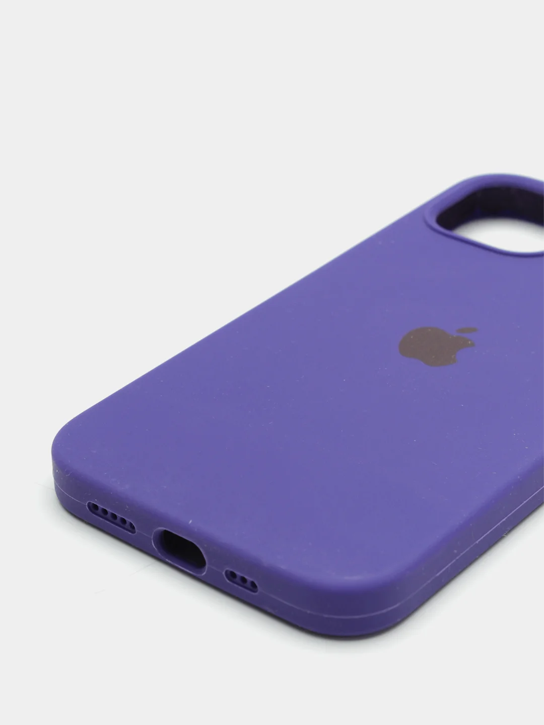 Фиолетовый чехол Silicone Case для iPhone 13 с закрытым низом