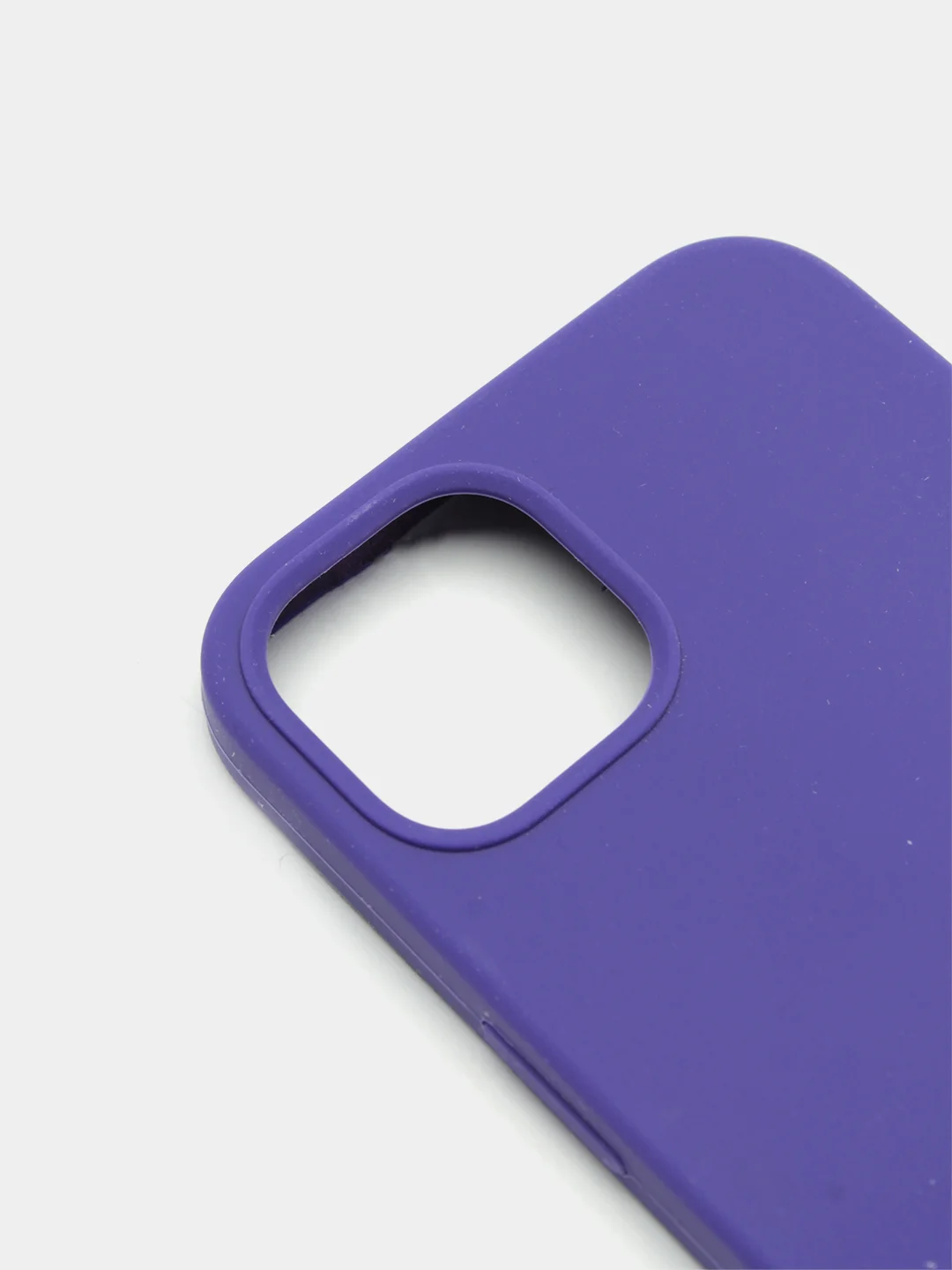 Фиолетовый чехол Silicone Case для iPhone 13 с закрытым низом