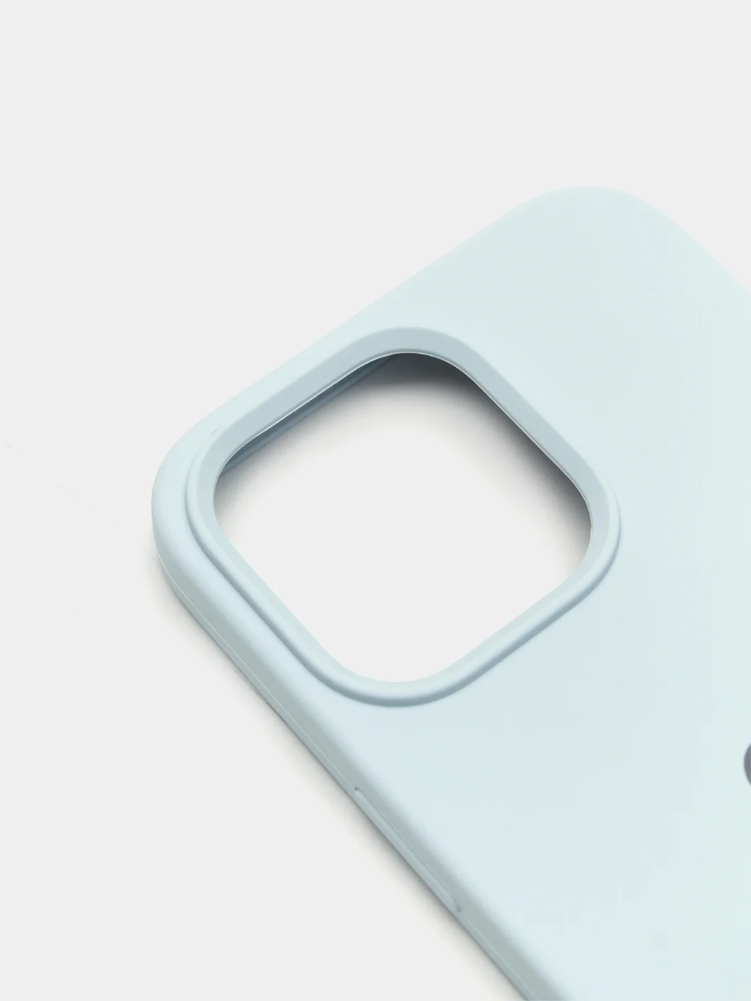 Светло-синий чехол Silicone Case для iPhone 13 Pro с закрытым низом