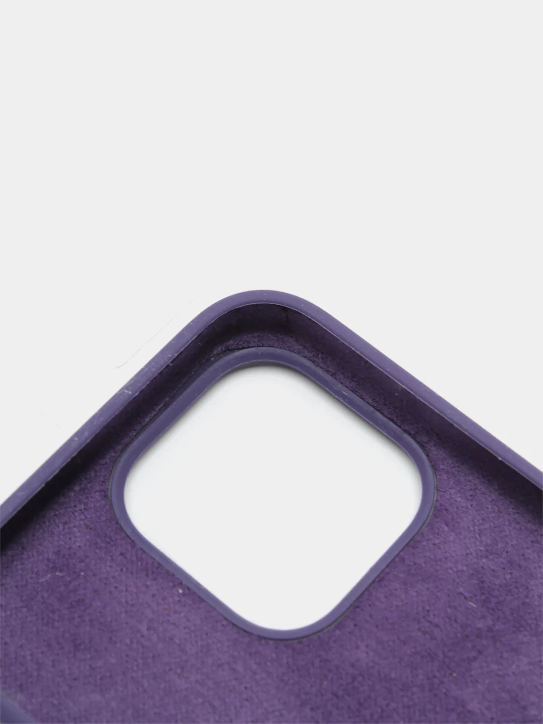 Фиолетовый чехол Silicone Case для iPhone 13 Pro с закрытым низом