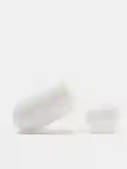 Белый чехол для наушников Airpods 2
