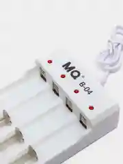 Белый зарядное устройство для ААА и АА аккумуляторов 1,2 и 1,5 В с USB кабелем