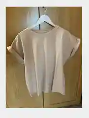 Бежевый футболка базовая