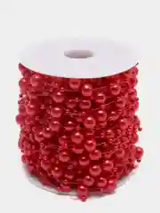 Красный бусины на нитке для рукоделия