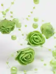 Зеленый бусины с розами на нитке для рукоделия