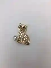 Золотой брошь на булавке